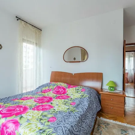 Sun Odyssey Zenta * Split
